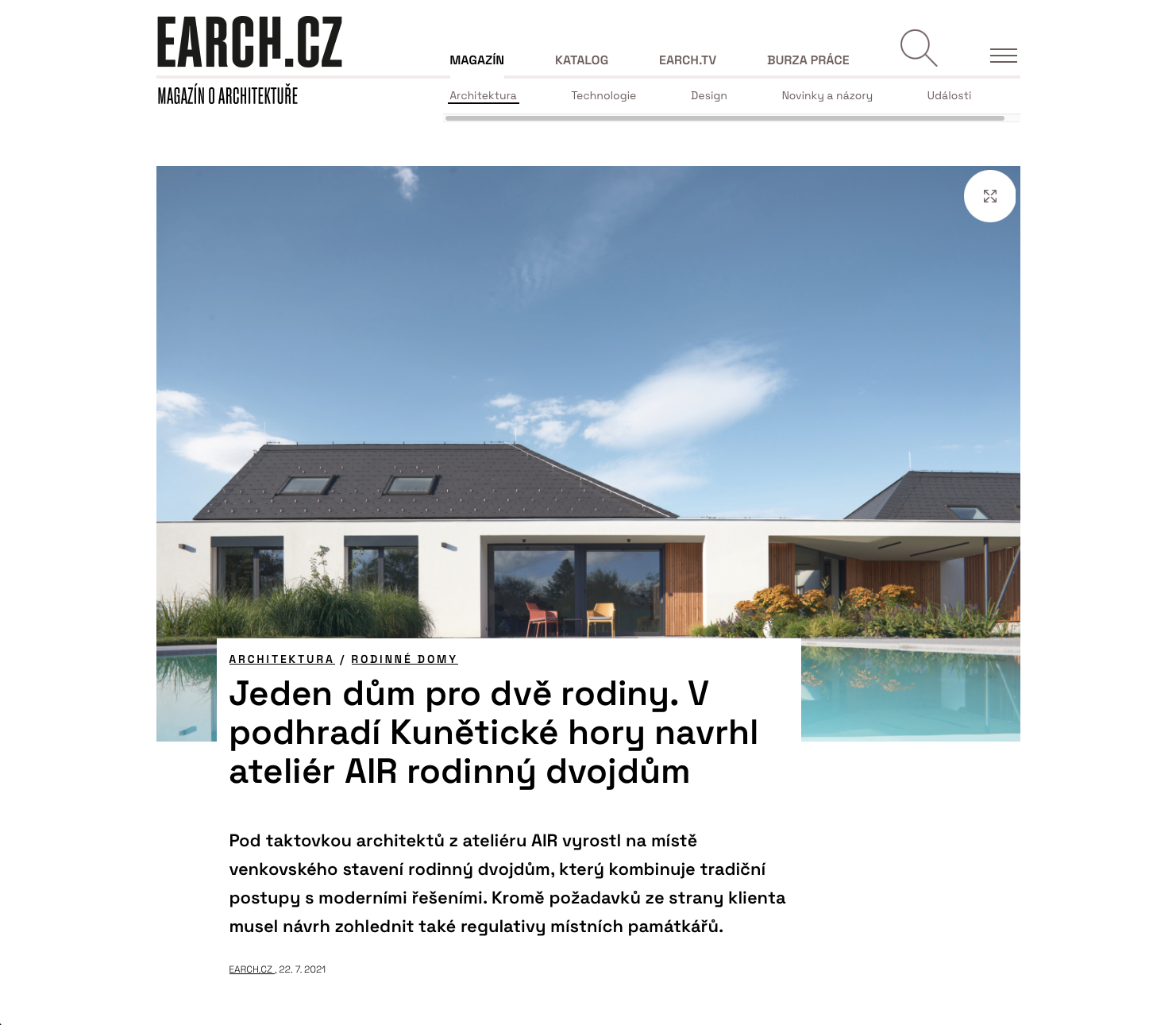Jeden dům pro dvě rodiny. V podhradí Kunětické hory navrhl ateliér AIR rodinný dvojdům